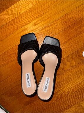 Steve Madden Black Quilted Open-Toe Slide Mules